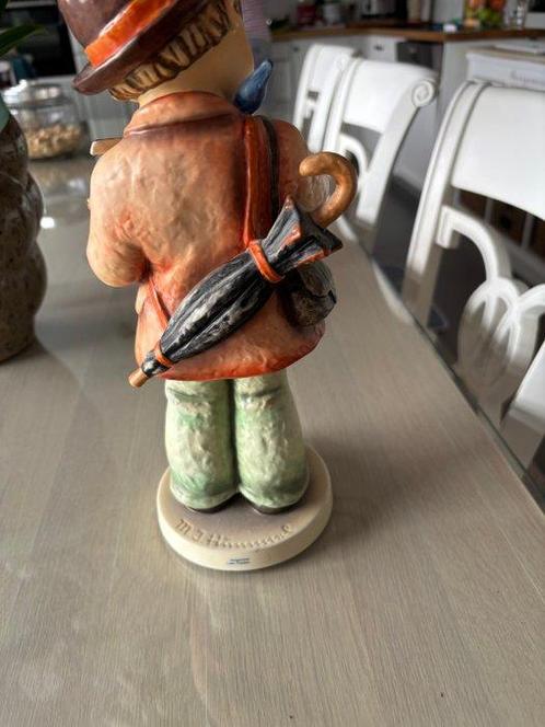 Goebel - Beeldje - Goebel beeldje van een jongen met viool -, Antiek en Kunst, Curiosa en Brocante
