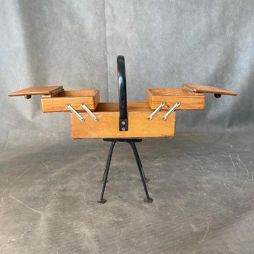Naaidoos - Hout, IJzer - Italiaans vakmanschap van, Antiek en Kunst, Kunst | Designobjecten
