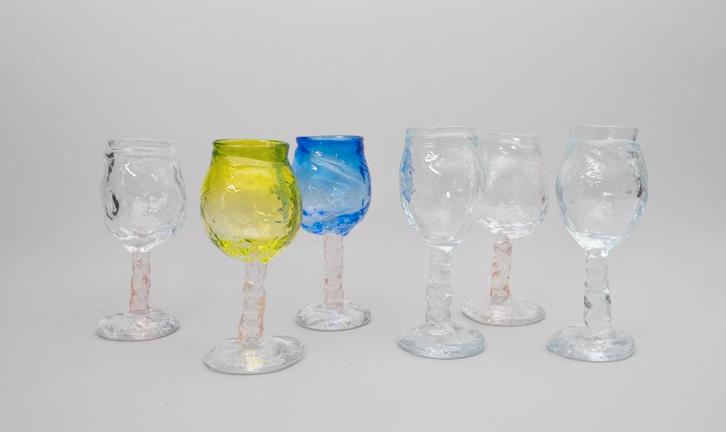 Willem Heesen (1958) 6 wijnglazen diverse kleuren, Antiek en Kunst, Antiek | Glas en Kristal