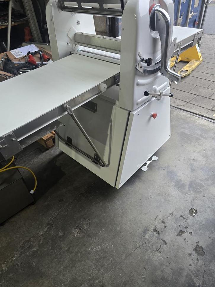 Uitrolmachine / bakkerij apparatuur VEILING, Zakelijke goederen, Horeca | Keukenapparatuur, Gebruikt, Bakkerij en Slagerij