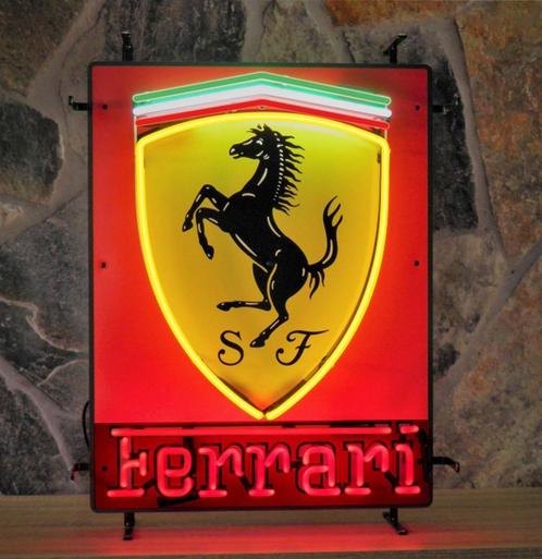 Ferrari Neon Verlichting Met Achterplaat - 56 x 72 cm, Verzamelen, Automerken, Motoren en Formule 1, Ophalen