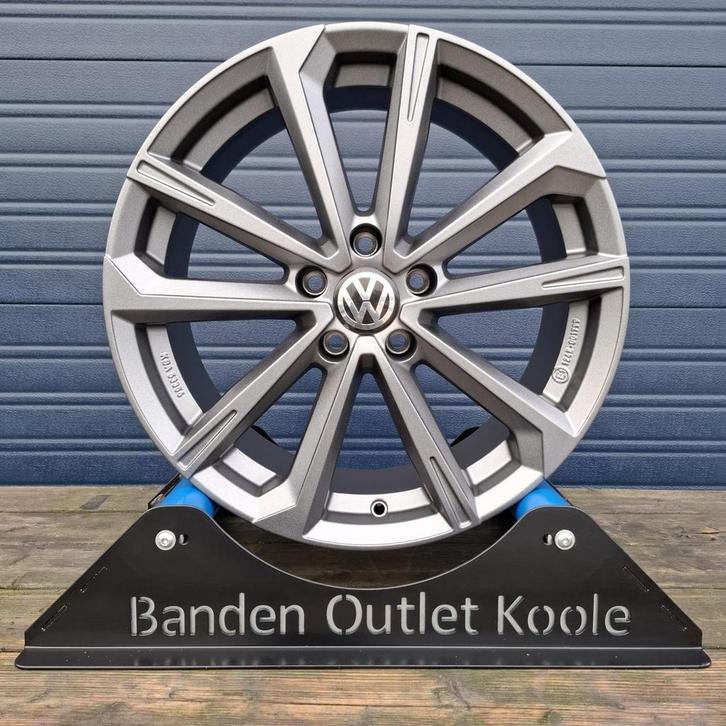 Volkswagen Golf 5 6 7 GTI Caddy Eos Touran Sharan Scirocco v, Auto-onderdelen, Banden en Velgen, 18 inch, Zomerbanden, 225 mm