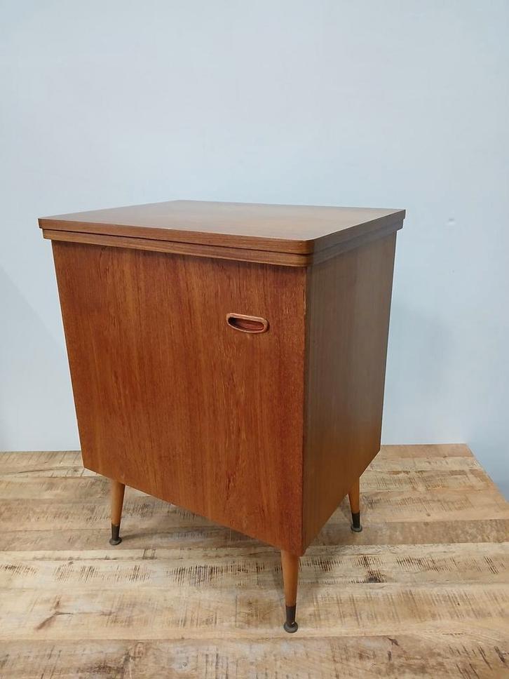 Vintage naaimachine kastje, bruin, B x D x H 58 x 44 x 77 cm, Diversen, Overige Diversen, Ophalen