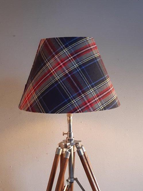 Tafellamp - Messing - driepoot, Antiek en Kunst, Curiosa en Brocante