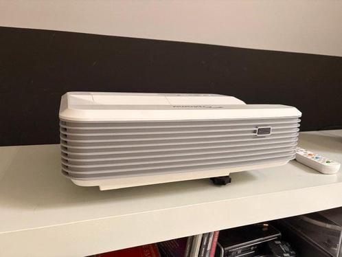 Optoma EH320UST Ultra Short Throw Projector, Verzamelen, Fotografica en Filmapparatuur