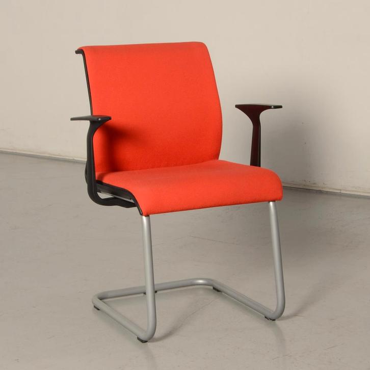 Steelcase Think vergaderstoel, oranjerood, sledeframe, Huis en Inrichting, Bureaustoelen, Ophalen of Verzenden