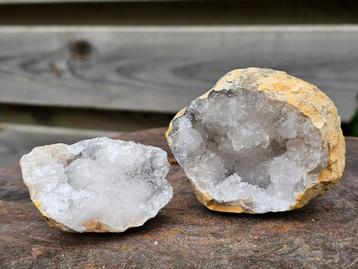 Mooie kwarts geode beschikbaar voor biedingen