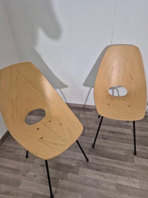Fratelli Tagliabue, Madea - Vittorio Nobili - Eetkamerstoel, Antiek en Kunst, Kunst | Designobjecten