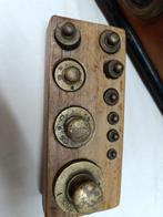 Weegschaal - Hout, Messing, Een weegschaal met twee schalen, Antiek en Kunst