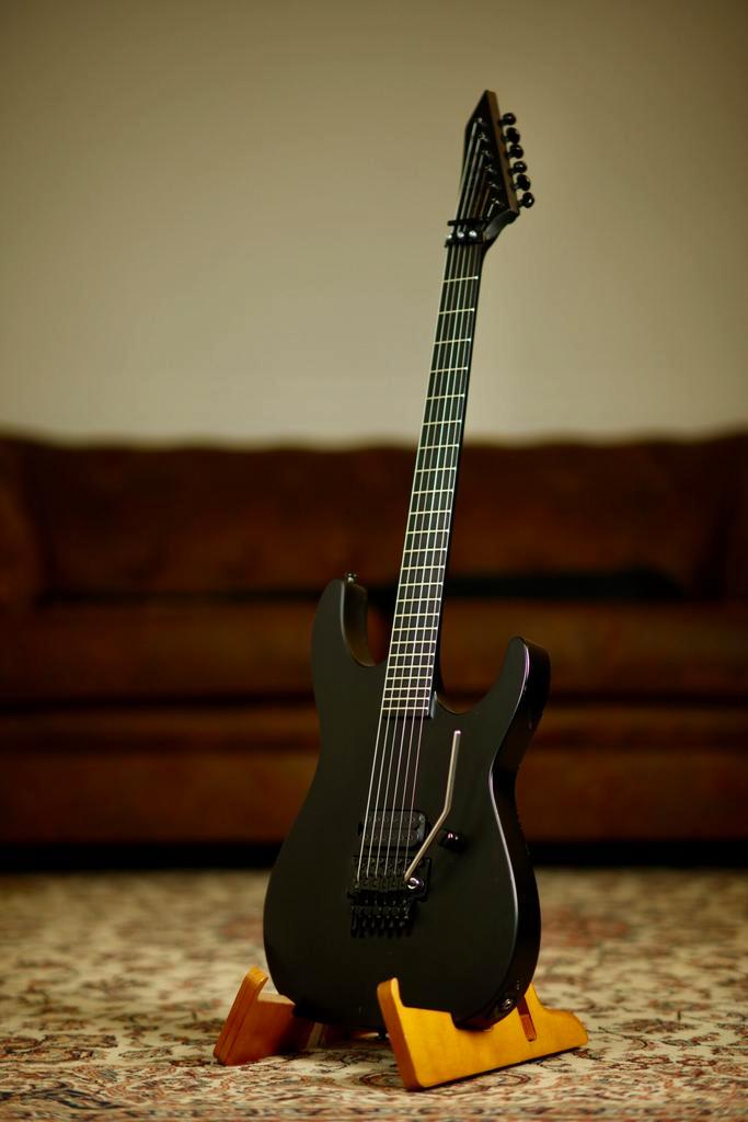 ESP LTD M-Black | Metal Black Satin, Muziek en Instrumenten, Snaarinstrumenten | Gitaren | Elektrisch