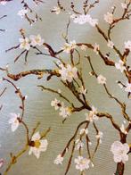 Elegante en delicate stof met amandelbloesemmotief in, Antiek en Kunst, Antiek | Kleden en Textiel