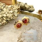 Gouden oorstekers met carneool | Vintage/antiek (geelgoud), Sieraden, Tassen en Uiterlijk, Oorbellen, Gebruikt, Overige kleuren
