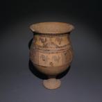 Mesopotamisch Aardewerk Chalice. 13 cm hoog.