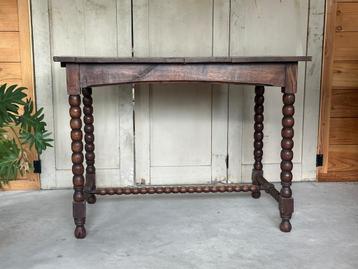Antieke Haltafel – Massief Hout met Gedraaide ‘Kralenpoten’ beschikbaar voor biedingen