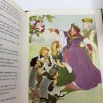 Lewis Carroll - Lot of 8 Alice in Wonderland editions - 1935, Antiek en Kunst, Antiek | Boeken en Bijbels