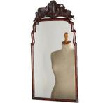 Kleine Soester spiegel in notenhout met bijpassend kroontje, Ophalen of Verzenden