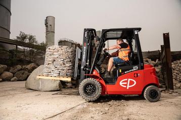 Voorraad heftrucks en gratis geleverd NL, 1.8, 2.5, 3, 3.5 T beschikbaar voor biedingen