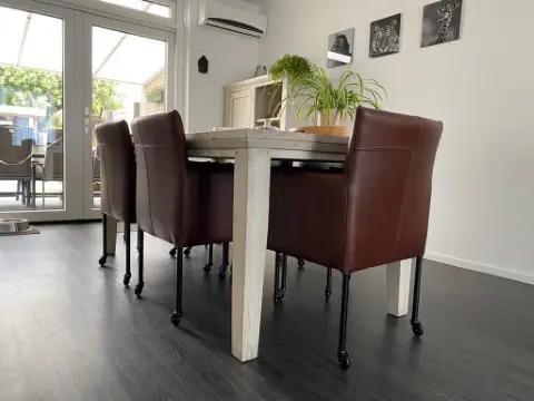 Set van 6 leren kuip eetkamerstoelen - met wieltjes - bruin, Huis en Inrichting, Stoelen, Nieuw, Leer, Ophalen of Verzenden