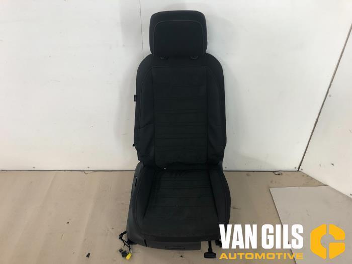 Stoel rechts Volkswagen Touran O196672, Auto-onderdelen, Interieur en Bekleding, Ophalen of Verzenden