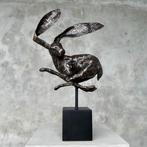 sculptuur, NO RESERVE PRICE - Speckled bronze Rabbit on, Antiek en Kunst, Curiosa en Brocante