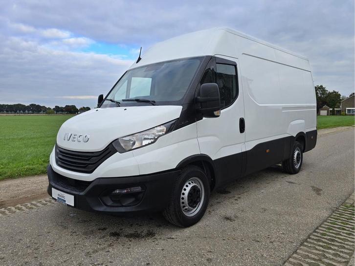 Iveco Daily 35S14V 2.3 352L H2, Auto's, Bestelauto's, Onderhoudsboekje, Lease, Zwart, Automaat, Wit, Iveco, Financial lease, Stof