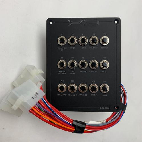 Bieden: XO Boats X010704918 fuse unit 12V with, Watersport en Boten, Bootonderdelen, Elektra en Verlichting, Nieuw, Zeilboot of Motorboot