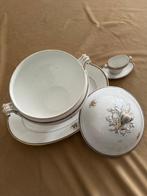 Tureen - Soupière, plat et saucière - Porselein