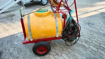 DOUVEN motorvatspuit 200 Liter (380 Volt) + haspel 10 Meter.