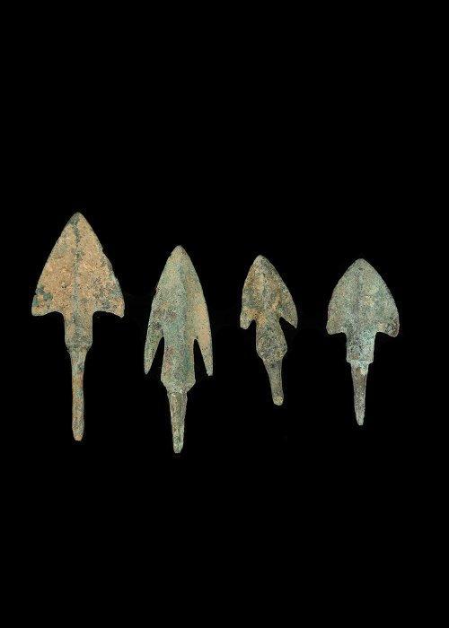 Bronstijd Brons Small Arrowhead Group (4) (Zonder, Antiek en Kunst, Antiek | Overige Antiek