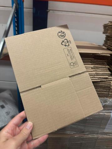 Kartonnen Doos 186x124x88 verzend verpakking beschikbaar voor biedingen