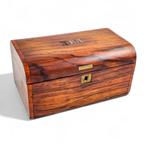 Georgian rosewood tea caddy with domed top and twin, Antiek en Kunst