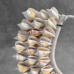 Decoratief ornament - Indonesië - Schelpketting met