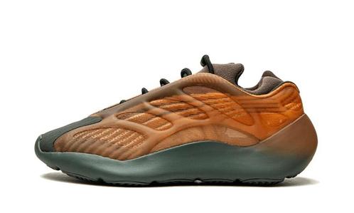 Yeezy 700 V3 Copper Fade, Kleding | Heren, Schoenen