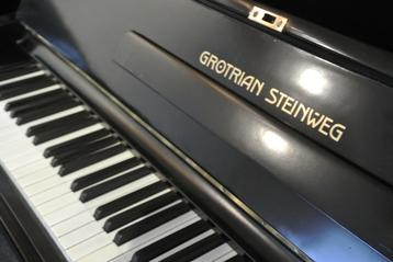 Grotrian-Steinweg 132  topmodel van Veenstra Rheden. beschikbaar voor biedingen