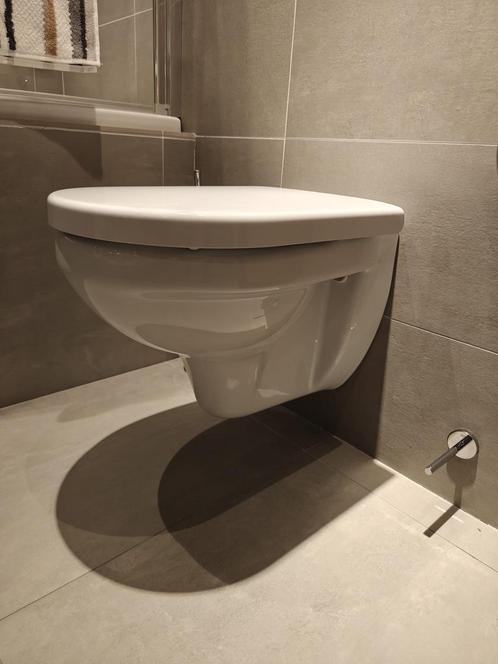 Wandcloset hangend toilet showmodel - 0008, Doe-het-zelf en Verbouw, Sanitair, Toilet, Nieuw, Ophalen