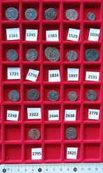 Romeinse Rijk Lot of 17 late Roman Æ coins (#1161) 3rd-4th, Postzegels en Munten