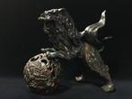 Guardian Metal dog / Japanese Vintage Metal Statue - Beeld, Antiek en Kunst, Antiek | Overige Antiek