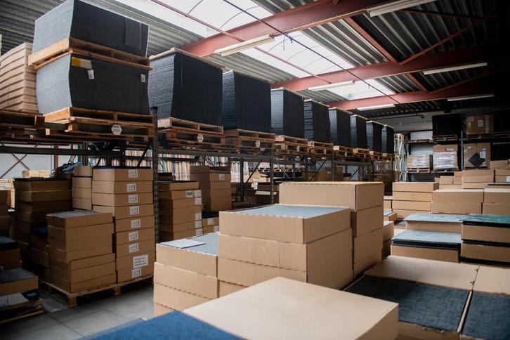 Goedkope tapijttegels – Projectkwaliteit direct leverbaar, Huis en Inrichting, Stoffering | Vloerbedekking, Beige, Bruin, Grijs