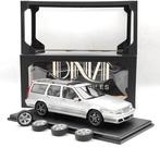 DNA Collectibles 1:18 - Modelauto - Volvo V70 R P80 -, Hobby en Vrije tijd, Nieuw