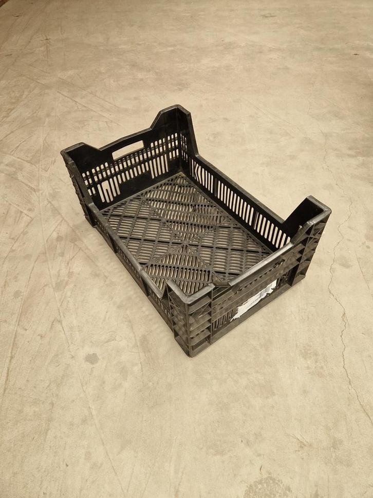 Kunststof krat 600x400x240mm zwart geperforeerd, gebruikt -, Zakelijke goederen, Agrarisch | Werktuigen, Ophalen of Verzenden
