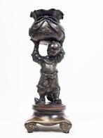 Wierookvat - Brons - Wierookvat met figuur van een jongen
