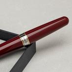 Leonardo Officina Italiana - Virtuosa Burgundy gold trim -, Verzamelen, Pennenverzamelingen, Nieuw