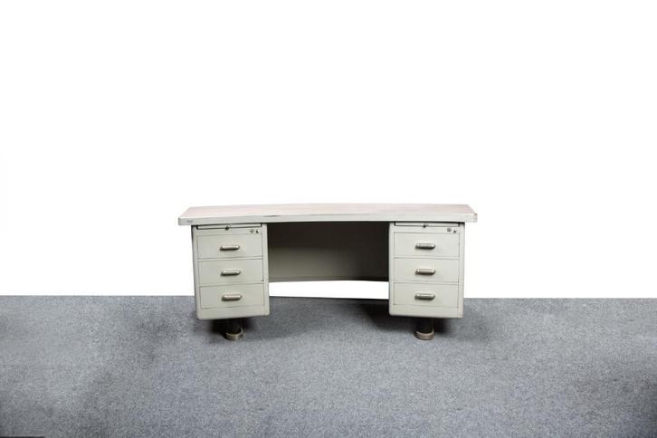 Vintage industrieel LIPS predident niervormig bureau, Zakelijke goederen, Kantoor en Winkelinrichting | Kantoormeubilair en Inrichting