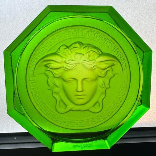 Versace Rosenthal Medusa Green glass coaster with box -, Antiek en Kunst, Antiek | Meubels | Tafels