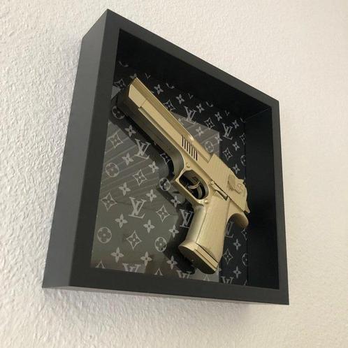 Rob VanMore - Golden war on Louis Vuitton S edition, Antiek en Kunst, Kunst | Schilderijen | Modern