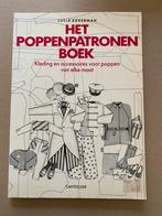 Het Poppenpatronenboek - Kleding / Accessoires in elke maat, Verzamelen, Poppenhuizen en Toebehoren, Ophalen of Verzenden, Gebruikt