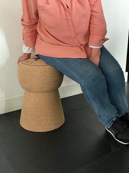 Kruk - Kurkje - kruk in de vorm van een champagnekurk, Huis en Inrichting, Overige Huis en Inrichting
