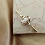 Vintage gouden broche met camee, Sieraden, Tassen en Uiterlijk, Broches, Gebruikt, Overige kleuren, Ophalen of Verzenden, Met edelsteen