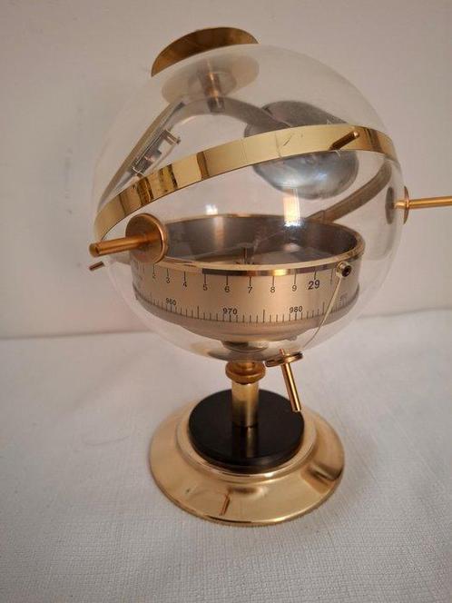 Weerstation - plexiglas, messing - Sputnik style, Antiek en Kunst, Antiek | Wandborden en Tegels