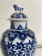 dekselvaas - Porselein - China - Qing Dynastie (1644-1911) -, Antiek en Kunst